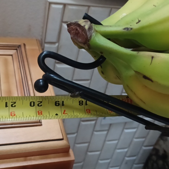 Wire Fruit Basket with removeable Banana Holder - Picture 10 of 13